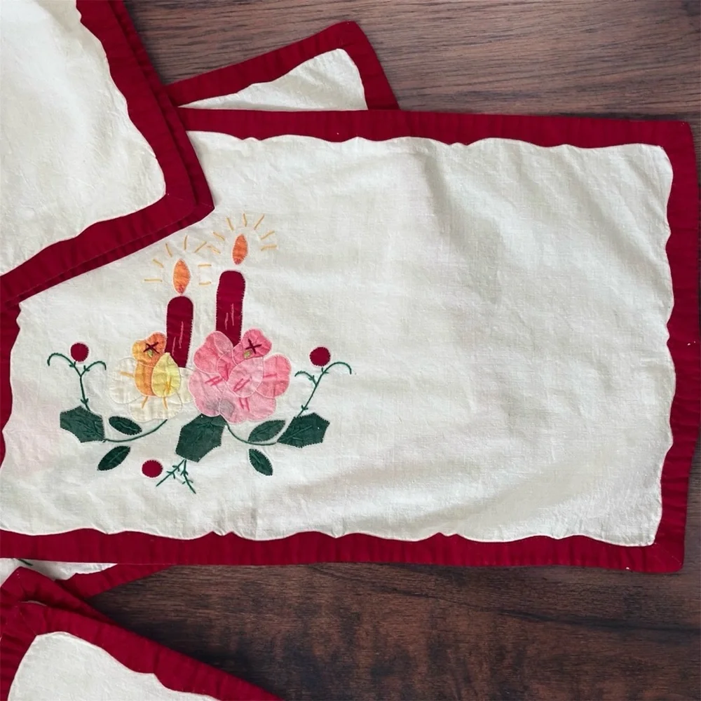 Vintage 12-Piece Christmas Embroidered Placemats Napkins Set for 6 Candles